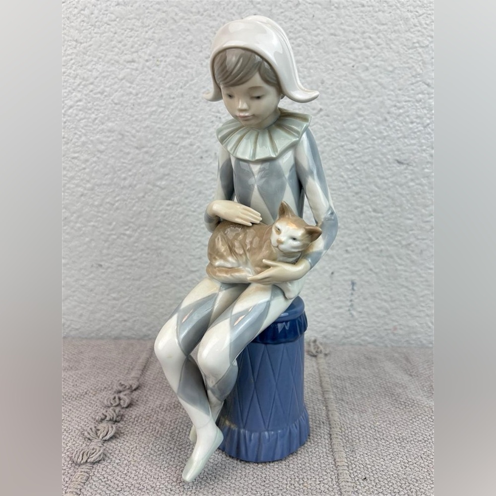 NAO By Lladro “Harlequin with Cat” Porcelain Figure Boy Collectable Gift Jester